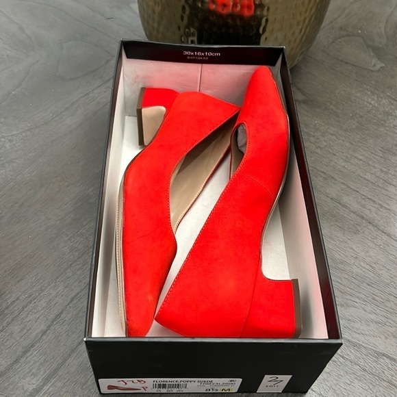 27 EDIT NATURALIZER   Florence Square Toe Pump In Poppy Suede - Picture 2 of 8